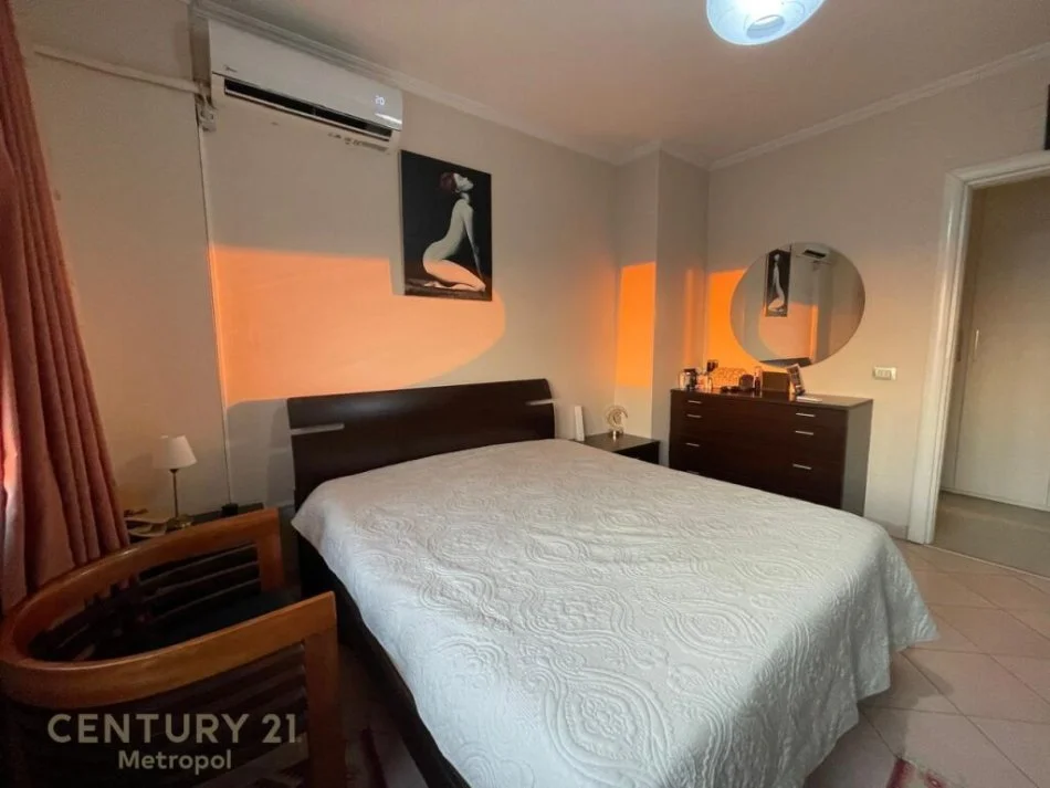 𝐓𝐢𝐫𝐚𝐧𝐞, 𝐣𝐞𝐩𝐞𝐭 𝐦𝐞 𝐪𝐞𝐫𝐚 𝐚𝐩𝐚𝐫𝐭𝐚𝐦𝐞𝐧𝐭+𝐯𝐞𝐫𝐚𝐧𝐝𝐞 | 𝐏𝐞𝐧𝐭𝐡𝐨𝐮𝐬𝐞 𝟑+𝟏 𝐊𝐚𝐭𝐢 𝟏𝟒, 𝟏𝟔𝟐 𝐦² 𝟏.𝟓𝟎𝟎 € (𝐙𝐨𝐠𝐮 𝐈 𝐙𝐢)