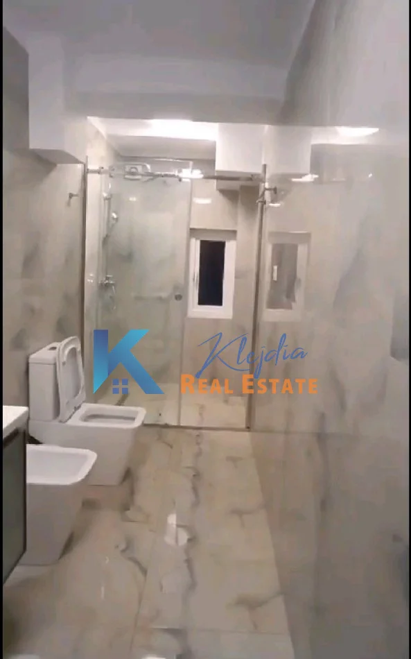 Tirane, jepet me qera apartament 2+1 , 75 m² (Qender, Rruga Bardhok Biba)