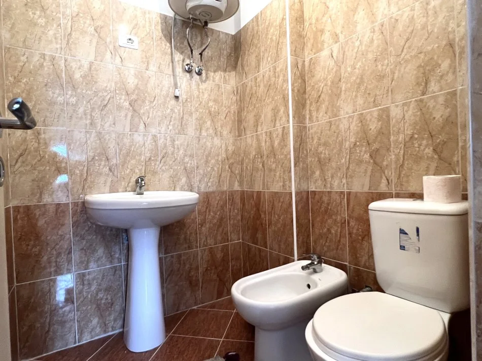 Tirane, shitet apartament 3+1+Post Parkimi Kati 4, 115 m² 125.000 € (Fresk)