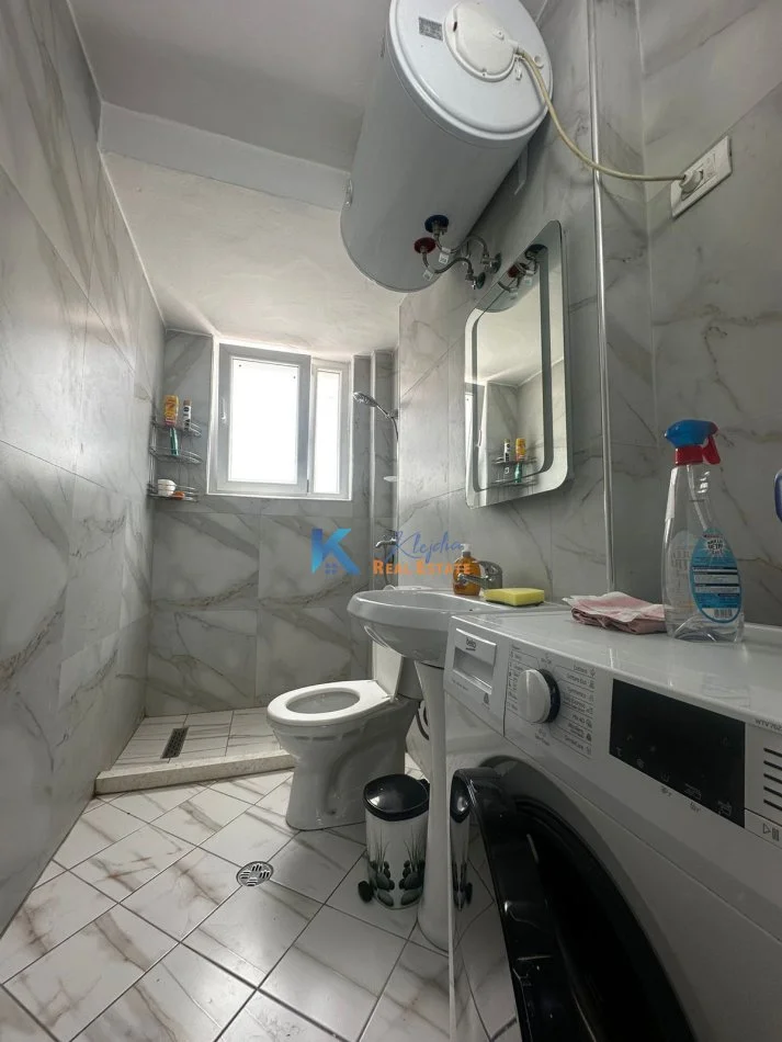 Tirane, shitet apartament 2+1+Ballkon Kati 2, 73 m² 155.000 € (Rruga Mine Peza)