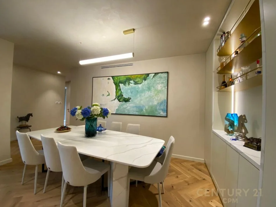 𝐓𝐢𝐫𝐚𝐧𝐞, 𝐣𝐞𝐩𝐞𝐭 𝐦𝐞 𝐪𝐞𝐫𝐚 𝐚𝐩𝐚𝐫𝐭𝐚𝐦𝐞𝐧𝐭 𝟑+𝟏 𝐊𝐚𝐭𝐢 𝟒, 𝟏𝟖𝟖 𝐦² 𝟑.𝟎𝟎𝟎 € (𝐈𝐬𝐡 𝐁𝐥𝐥𝐨𝐤𝐮)