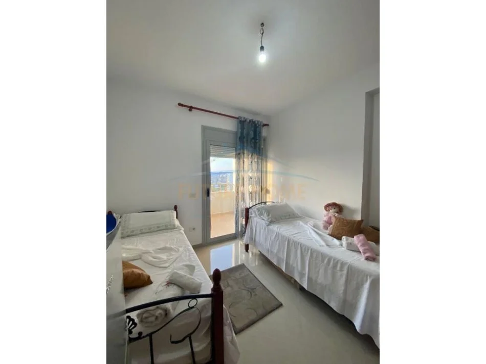 Vlore, jepet me qera apartament 2+1 Kati 9, 94 m² 400 € (Plazhi i Vjeter) RV44314