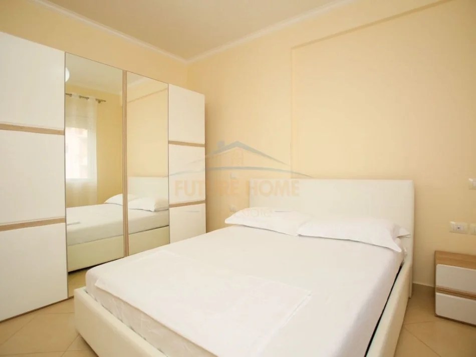 Vlore, jepet me qera apartament 1+1+Garazh Kati 7, 65 m² 350 € (Pas CHIC Hotel, Rruga Cameria) RV44307