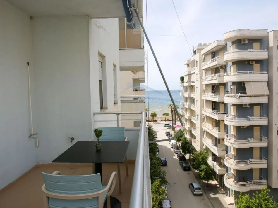 Vlore, jepet me qera apartament Kati 6, 60 m² 300 € (Te Restorant Tradicional, pas Big Scoop, Lungomare) RV44310