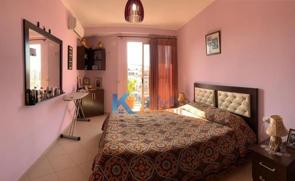 Tirane, shes apartament 2+1+Ballkon Kati 6, 98 m² 125.000 € (Yzberish)