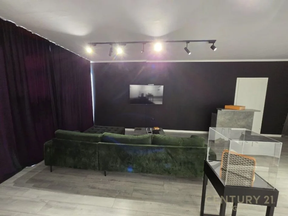 𝐓𝐢𝐫𝐚𝐧𝐞, 𝐬𝐡𝐢𝐭𝐞𝐭 𝐚𝐦𝐛𝐣𝐞𝐧𝐭 𝐛𝐢𝐳𝐧𝐞𝐬𝐢 𝐊𝐚𝐭𝐢 𝟏, 𝟓𝟕 𝐦² 𝟏𝟒𝟎.𝟎𝟎𝟎 € (𝐐𝐞𝐧𝐝𝐫𝐚 𝐋𝐢𝐧𝐤𝐨𝐥𝐧, 𝐏𝐚𝐳𝐚𝐫𝐢 𝐈 𝐫𝐢)