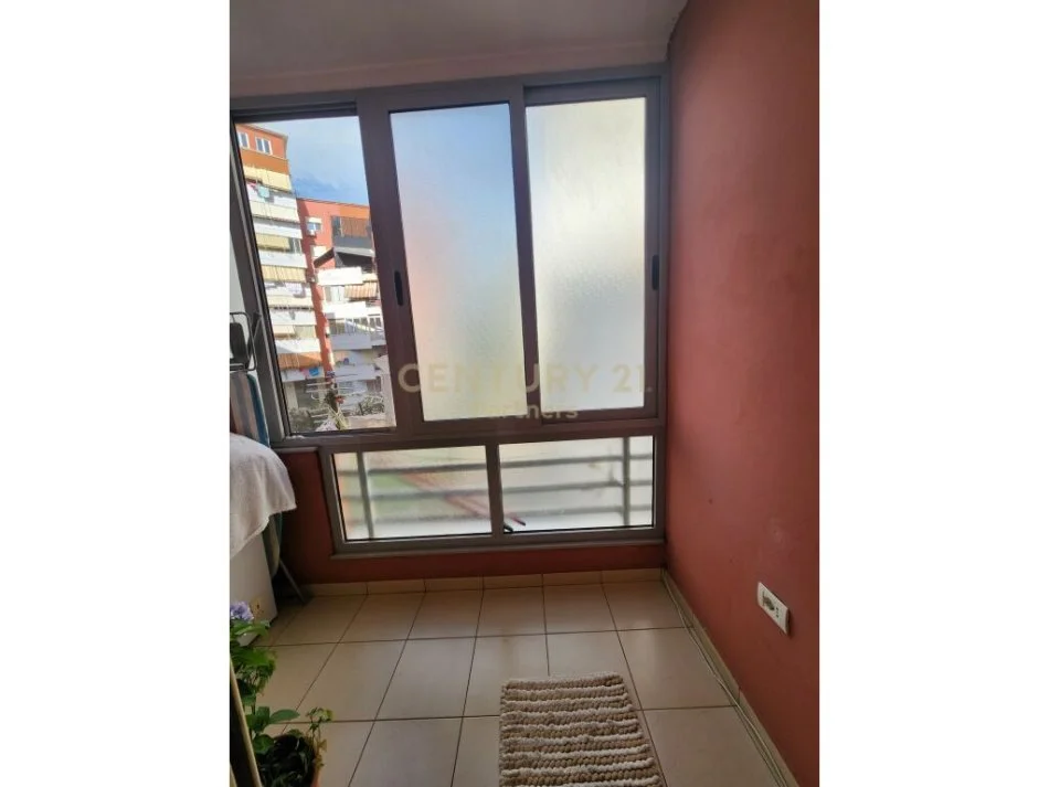 𝐓𝐢𝐫𝐚𝐧𝐞, 𝐬𝐡𝐢𝐭𝐞𝐭 𝐚𝐩𝐚𝐫𝐭𝐚𝐦𝐞𝐧𝐭 𝟐+𝟏 𝐊𝐚𝐭𝐢 𝟑, 𝟗𝟒 𝐦² 𝟏𝟎𝟓.𝟎𝟎𝟎 € (𝐅𝐫𝐞𝐬𝐤𝐮)