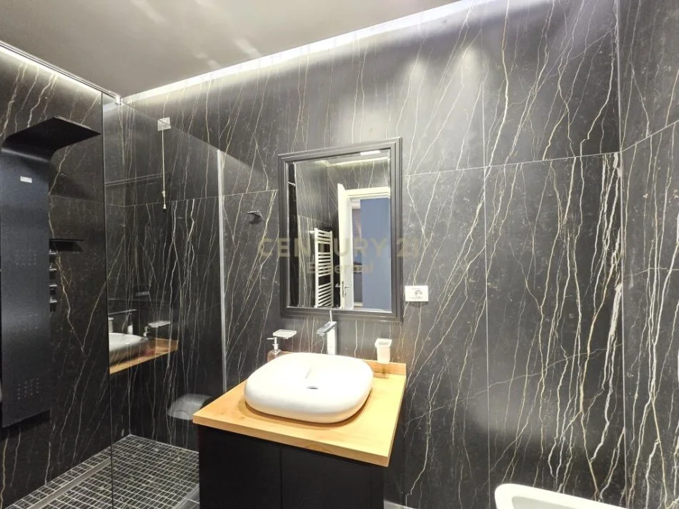 Tirane, jepet me qera apartament 2+1 Kati 5, 128 m² 2.000 € (Rruga Dervish Hima, Stadiumi Air ALBANIA)