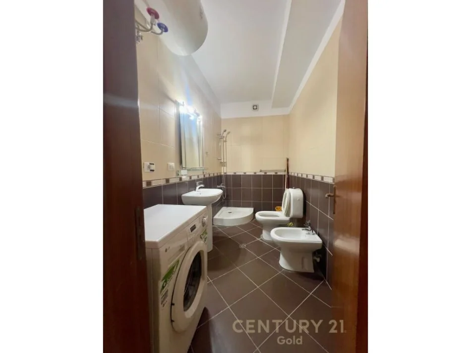 Tirane, jepet me qera apartament 1+1+Ballkon Kati 6, 550 € (Rruga e Dibres)