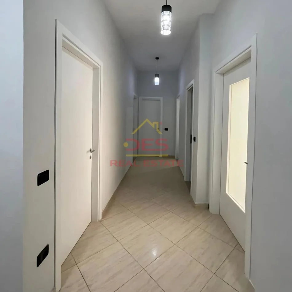 JEPET ME QIRA APARTAMENT 3+1, KOPSHTI ZOOLOGJIK, TIRANË