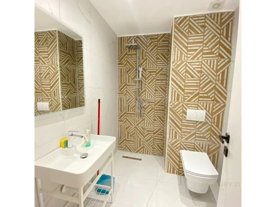 Tirane, shitet apartament 1+1+Ballkon Kati 2, 55 m² 120.000 € (Rruga Frang Bardhi)
