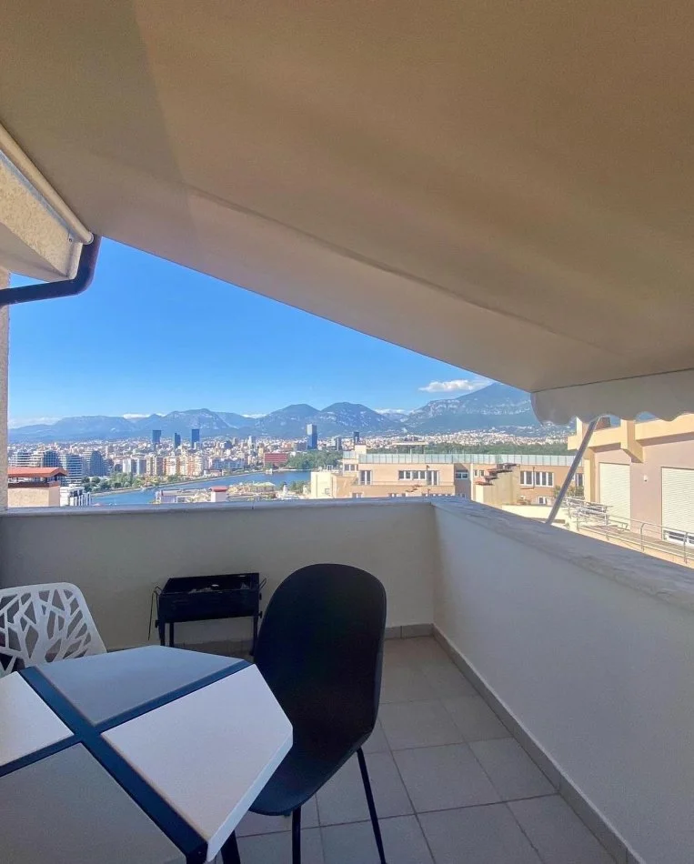 Tirane, jap me qera apartament 2+1+Ballkon Kati 5, 102 m² 750 € (Liqeni i Thate)