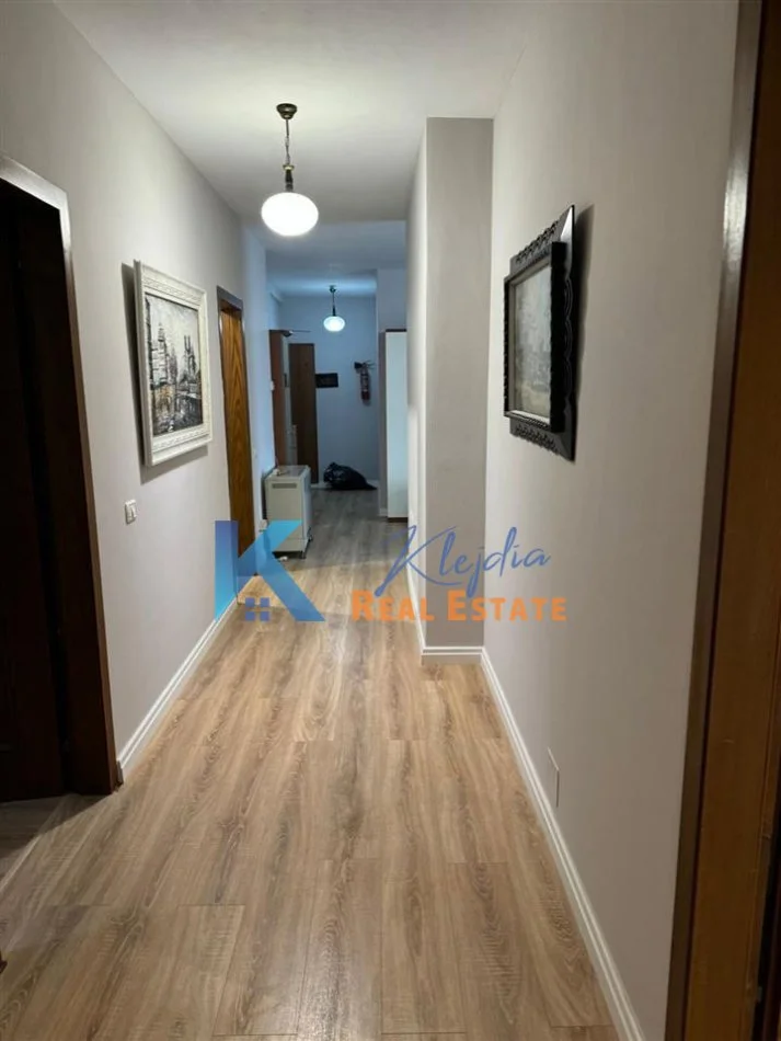 Tirane, jepet me qera apartament 2+1+Ballkon Kati 4, 108 m² 750 € (Kompleksi Colombo, Liqeni i Thate)