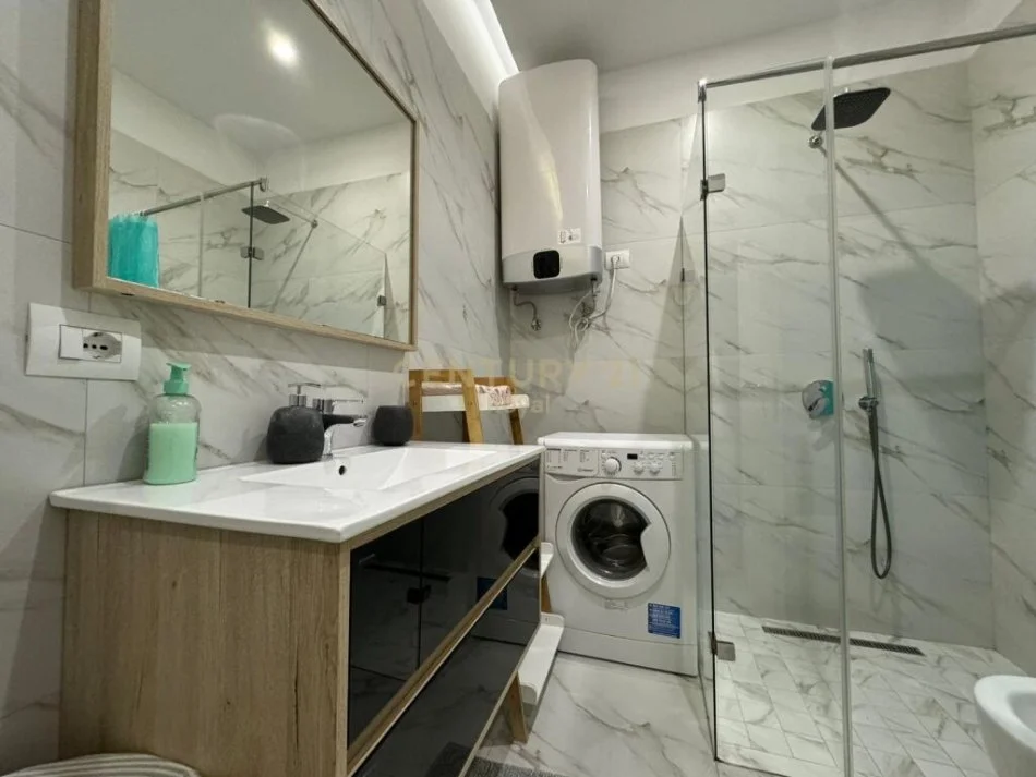 Tirane, jepet me qera apartament 1+1 Kati 4, 56 m² 700 € (Rruga Frederik Shiroka)