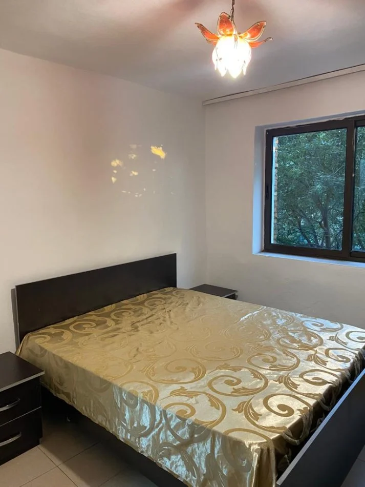 Tirane, jepet me qera apartament 1+1 Kati 3, 60 m² 400 € (Rruga Kongresi i Manastirit, prane Pediatrise)