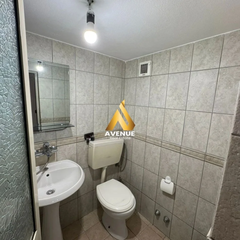Tirane, jepet me qera apartament 2+1+Ballkon Kati 2, 90 m² 500 € (21 dhjetori)