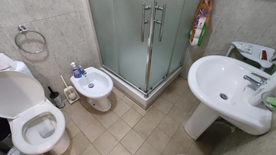 Tirane, jepet me qera apartament 1+1+Ballkon Kati 6, 80 m² 750 € (Rruga e Elbasanit)