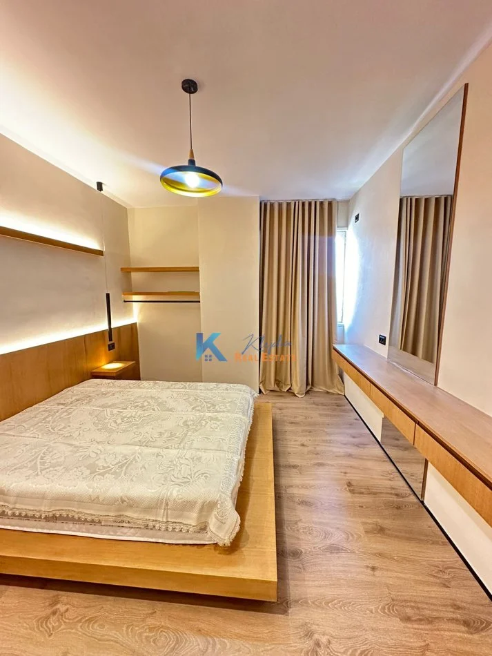 Tirane, jap me qera apartament 1+1+Ballkon Kati 6, 75 m² 500 € (Yzberish)