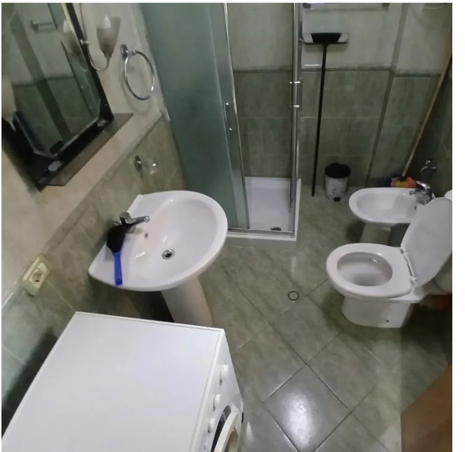 Tirane, jepet me qera apartament 1+1+Ballkon Kati 3, 70 m² 500 € (Ministria e Jashtme, Komisariati Nr.1)