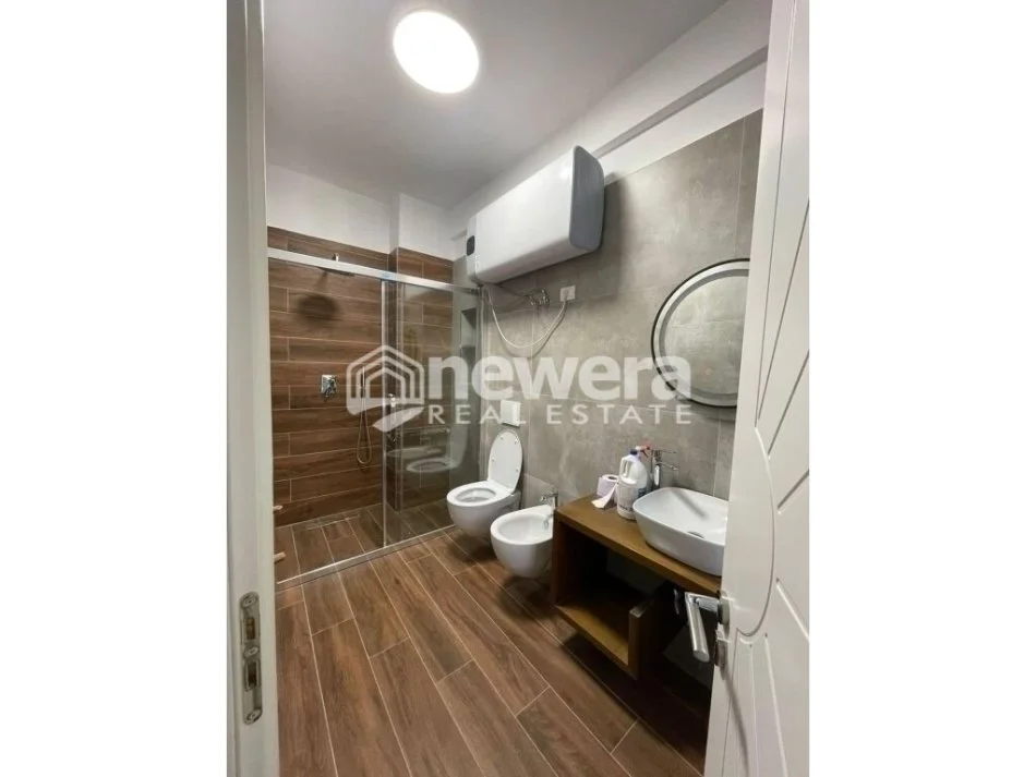 Tirane, shes apartament 2+1+Ballkon Kati 5, 120 m² 230.000 € (nexho konomi)
