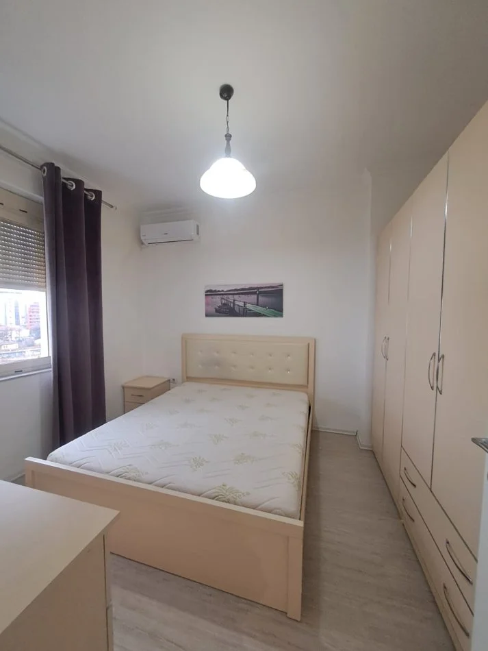 Tirane, jepet me qera apartament 1+1+Aneks+Ballkon Kati 5, 1 m² 550 € (pazari i ri)