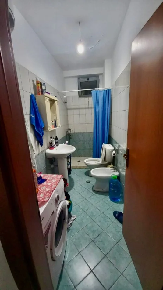 Tirane, shitet apartament 1+1+Ballkon Kati 4, 73 m² 85.000 € (Prane Hotel 2 Palma, Astir)