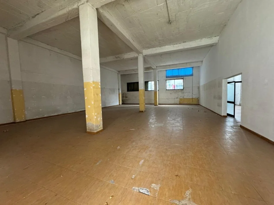 Tirane, jepet me qera ambjent biznesi Kati 0, 330 m² 2.300 € (5 MAJI)