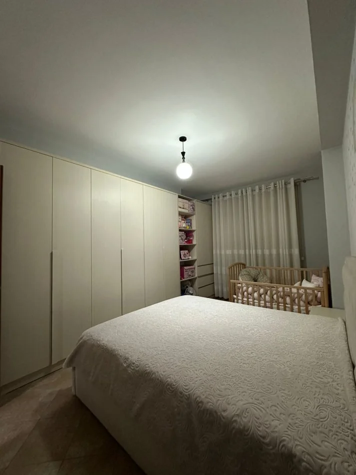 Tirane, jepet me qera apartament 1+1+Ballkon Kati 5, 65 m² 450 € (Astir, Rruga Sokrat Miho)