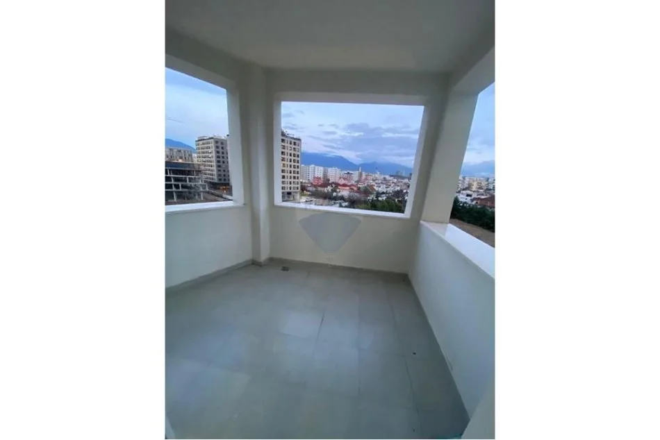 Tirane, jepet me qera apartament 1+1 Kati 6, 75 m² 500 € (Astir)