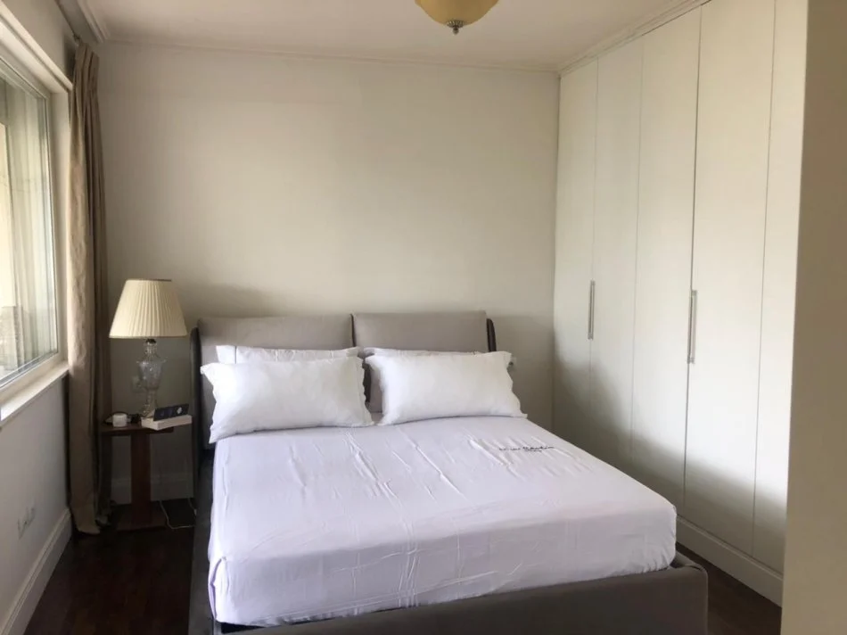 Tirane, jepet me qera 2+1+Aneks+Ballkon Kati 9, 130 m² 1.000 € (Komuna e Parisit)