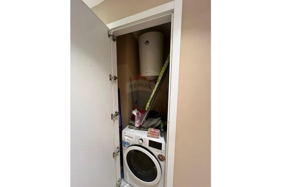 Tirane, jepet me qera apartament 2+1 Kati 8, 122 m² 1.500 € (Kompleksi Nobis)