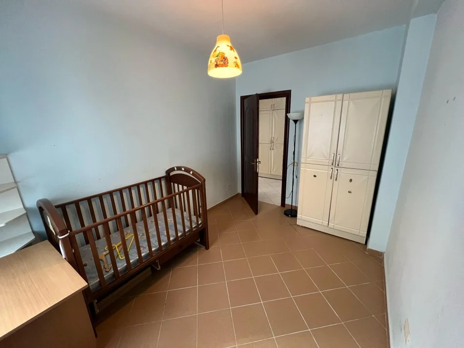 Tirane, shitet apartament 2+1+Aneks+Ballkon Kati 3, 118 m² (Rruga Thesari, Fresk)