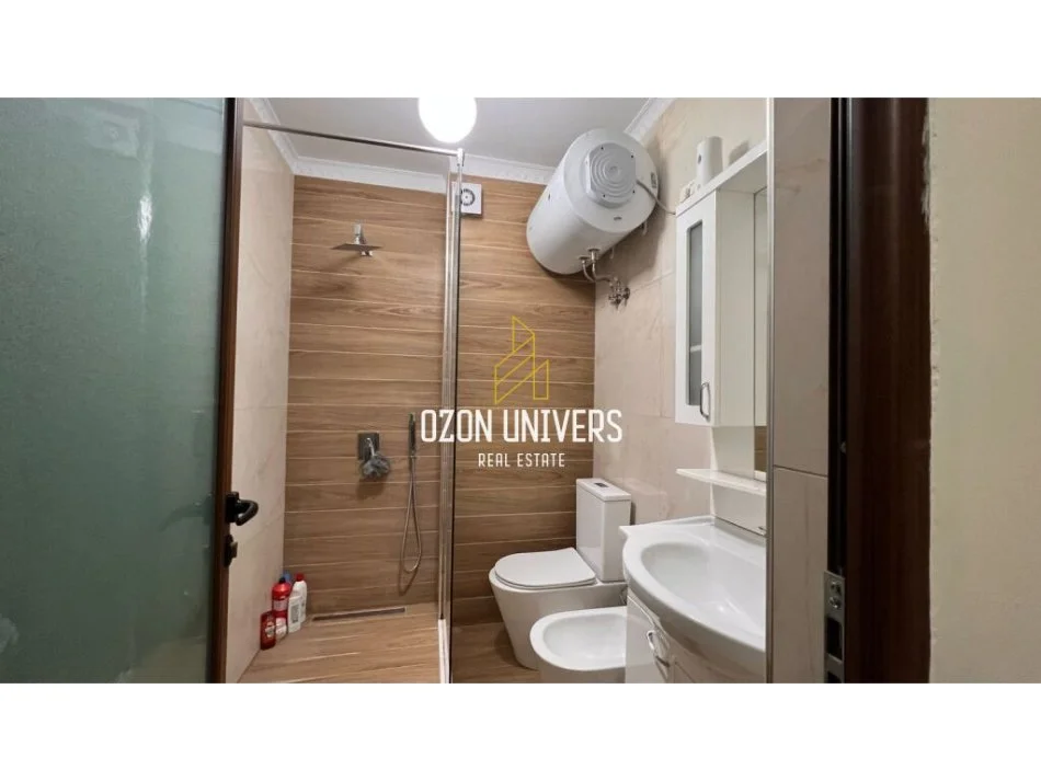 Tirane, shitet apartament 3+1+Ballkon Kati 8, 122 m² 280.000 €