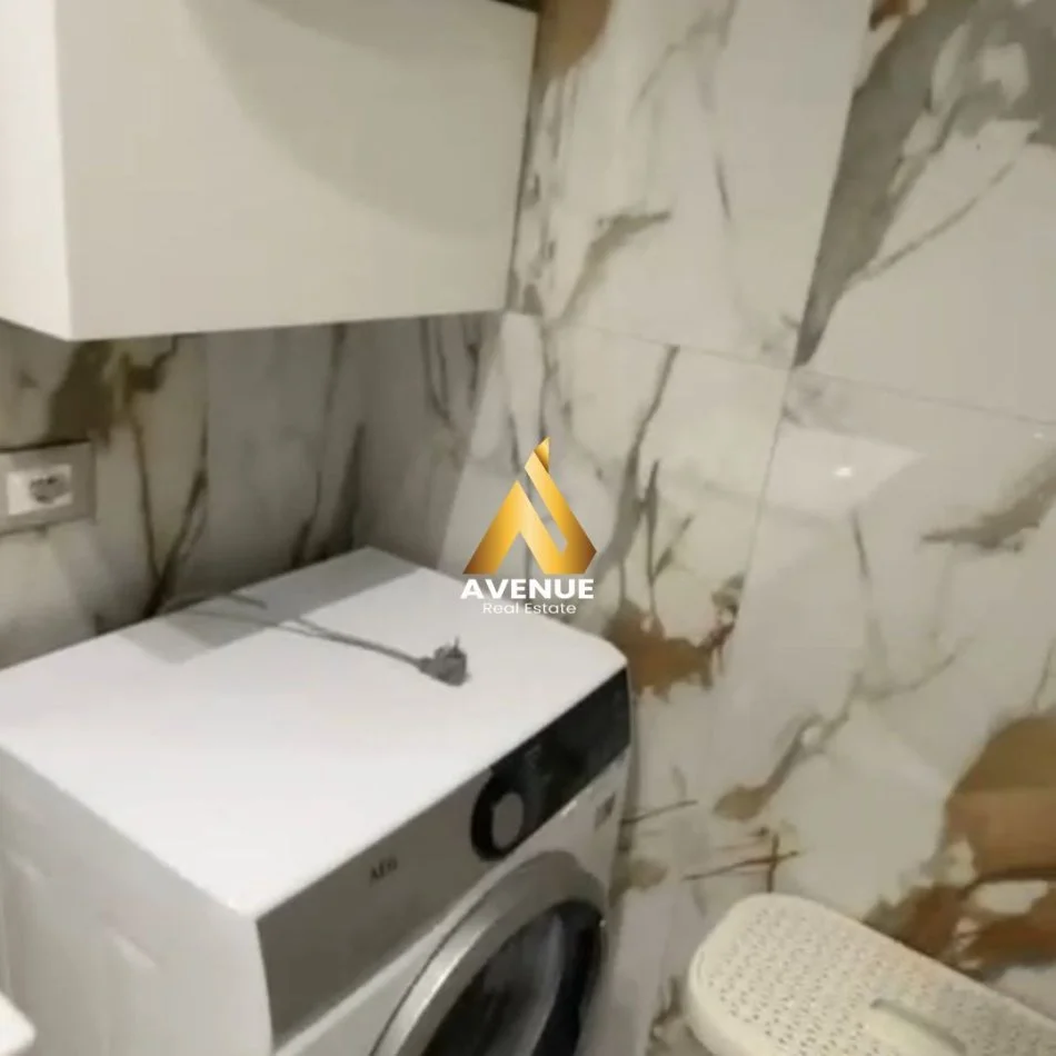 Tirane, jepet me qera apartament 1+1+Ballkon Kati 5, 75 m² 700 € (pjeter budi)