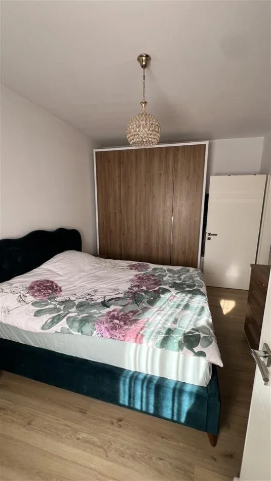Tirane, jap me qera apartament 3+1+Ballkon Kati 5, 100 m² 900 € (Rruga Irfan Tomini, afer Diplomat 2)