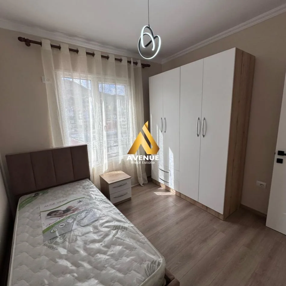 Tirane, jepet me qera apartament 2+1+Ballkon Kati 5, 75 m² 500 € (hamdi pepo)