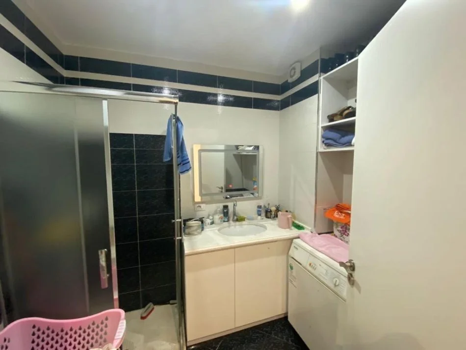 Tirane, jepet me qera apartament 1+1+Ballkon Kati 5, 65 m² 600 € (Don Bosko, prane Bar Artisti)