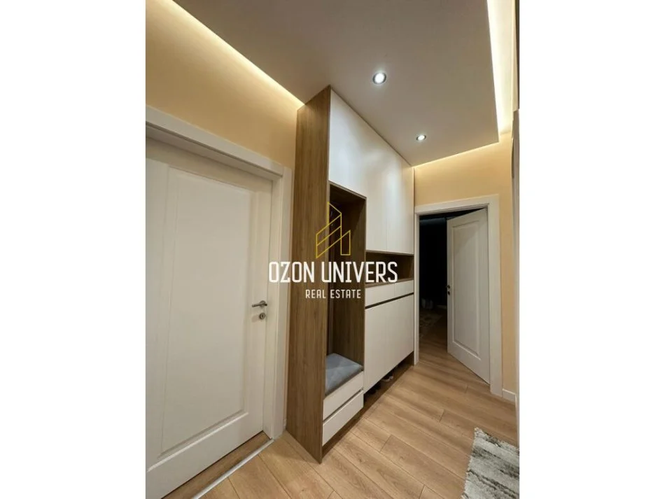 Tirane, jepet me qera apartament 1+1+Ballkon Kati 7, 79 m² 850 € (Kompleksi Kika 1, Komuna e Parisit)