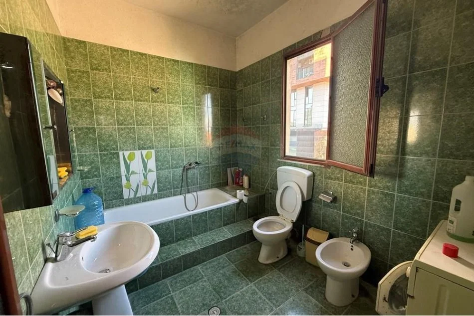 Tirane, jepet me qera apartament 2+1 Kati 3, 80 m² 350 € (Fabrika Miellit)