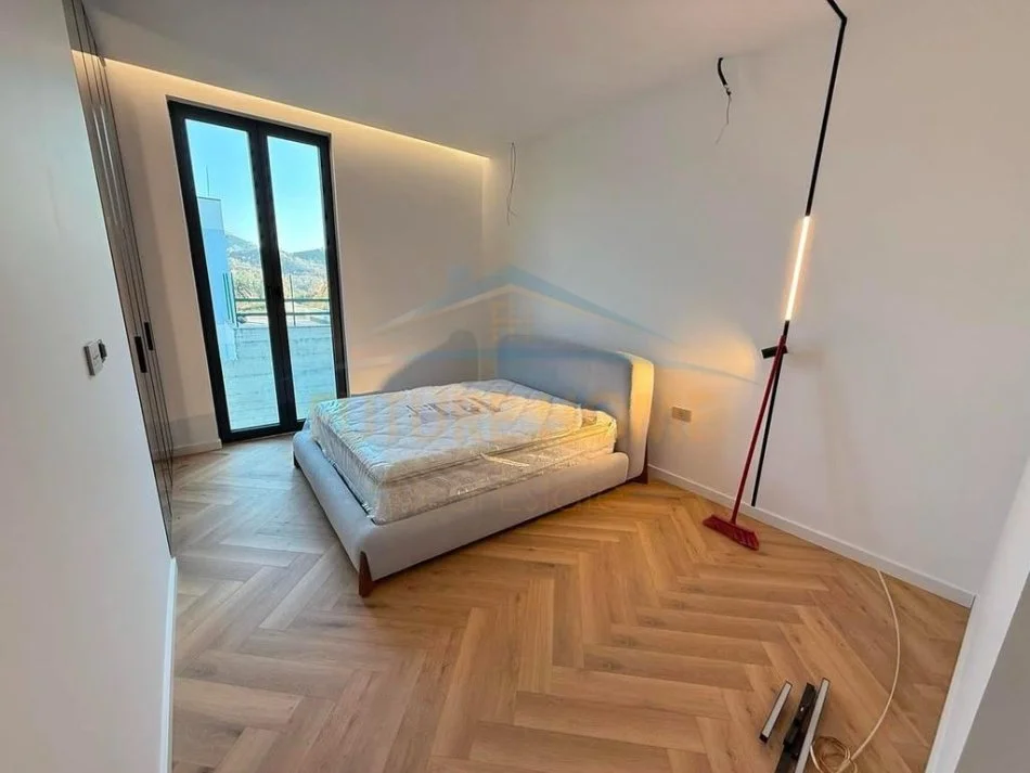 Tirane, shitet Vile , 850.000 € (Natyra e Qete)