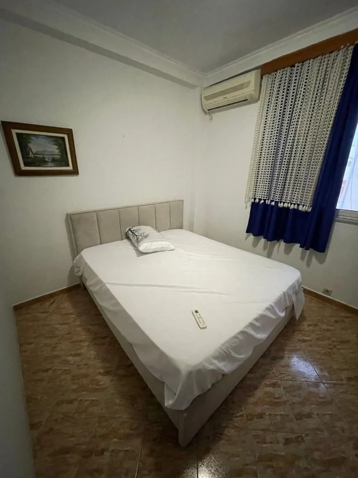 Tirane, jepet me qera apartament 2+1+Ballkon Kati 3, 70 m² 570 € (Zog te Zi)