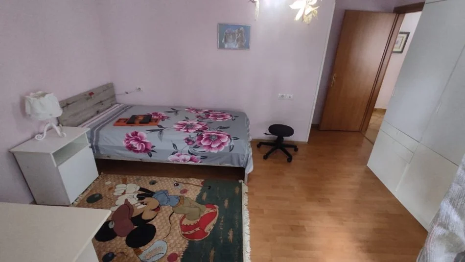 Tirane, jepet me qera apartament 2+1+Ballkon Kati 2, 100 m² 600 € (Kodra e Diellit, prane Eleonores)