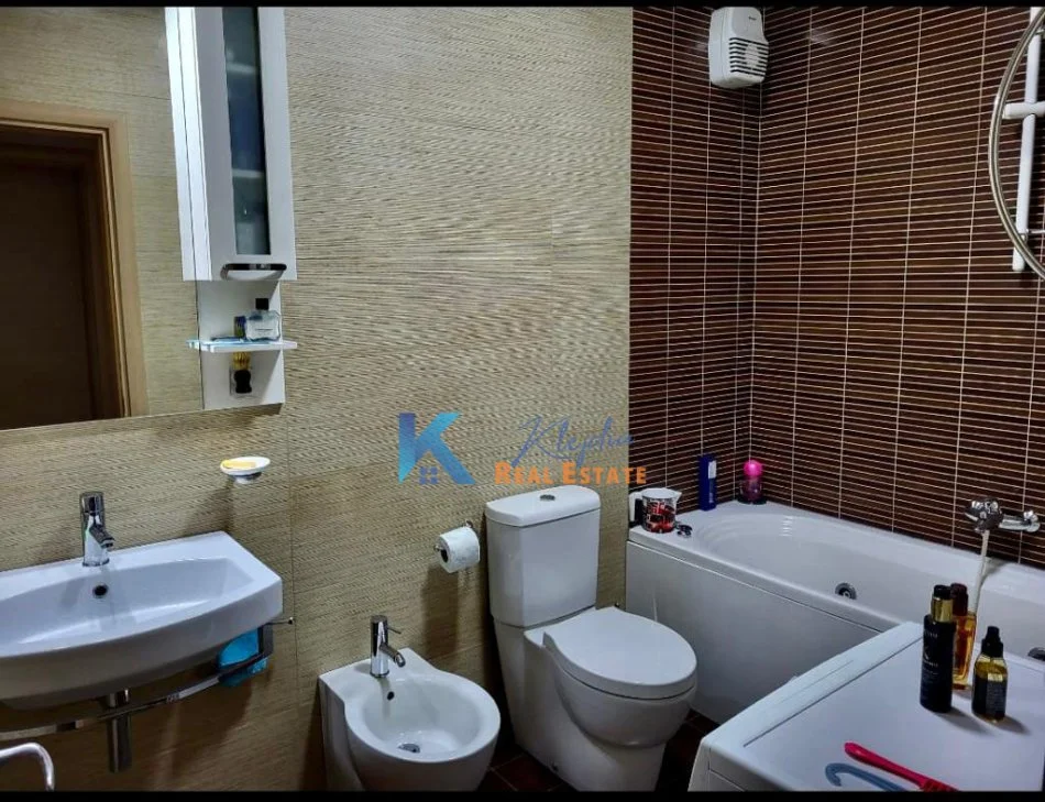 Tirane, jap me qera apartament 2+1+Ballkon Kati 5, 100 m² 700 € (Don Bosko)