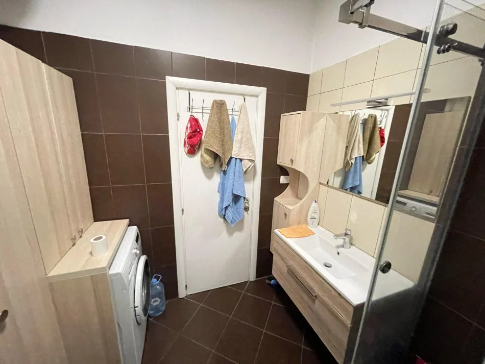 Tirane, jap me qera apartament 2+1+Ballkon Kati 4, 100 m² 550 € (Kodra e Diellit)