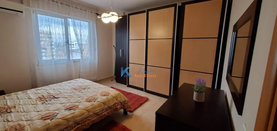 Tirane, jap me qera apartament 1+1+Ballkon Kati 8, 72 m² 600€ (Pazari i Ri, Rruga Hoxha Tahsim)