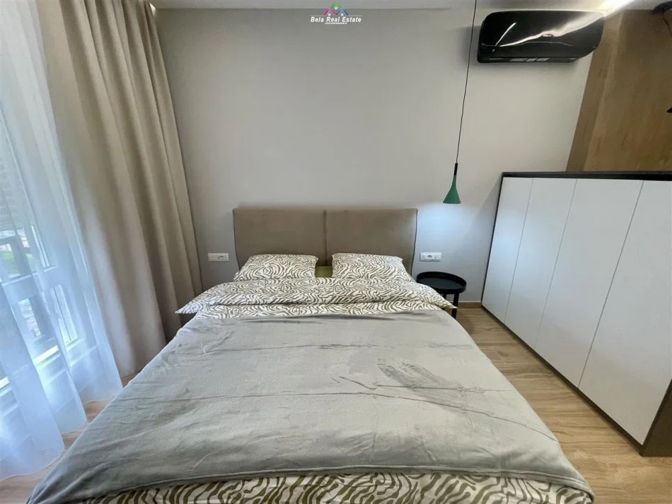 Tirane, jepet me qera garsonier 1+1 Kati 2, 35 m² 380 € (Porcelan, prane UET)