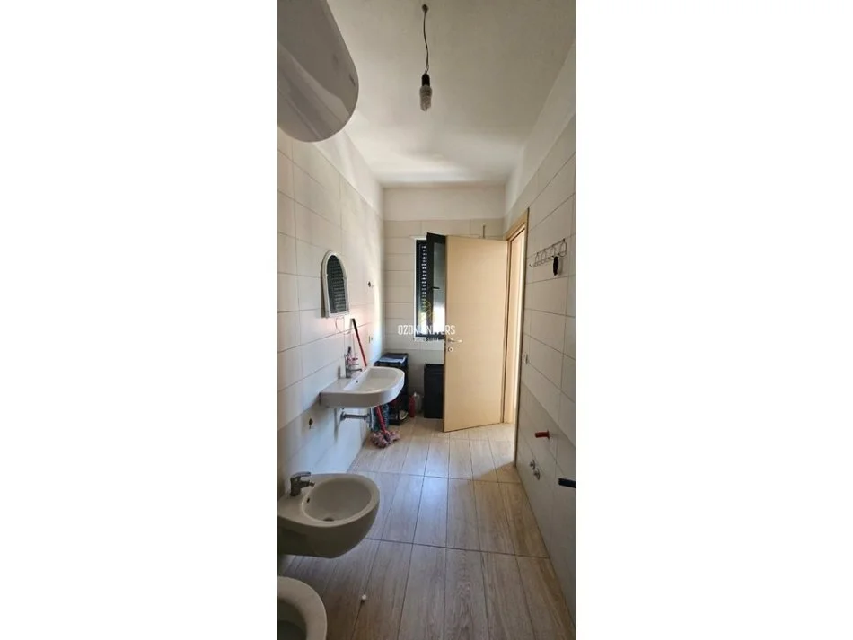 Tirane, jepet me qera apartament 3+1+Ballkon Kati 4, 110 m² 700 € (Green City Residence ,Astir)