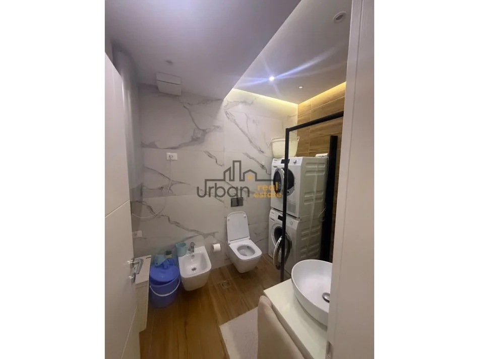 Tirane, shitet apartament 3+1 Kati 3, 133 m² 320.000 € (Liqeni i Thatë)