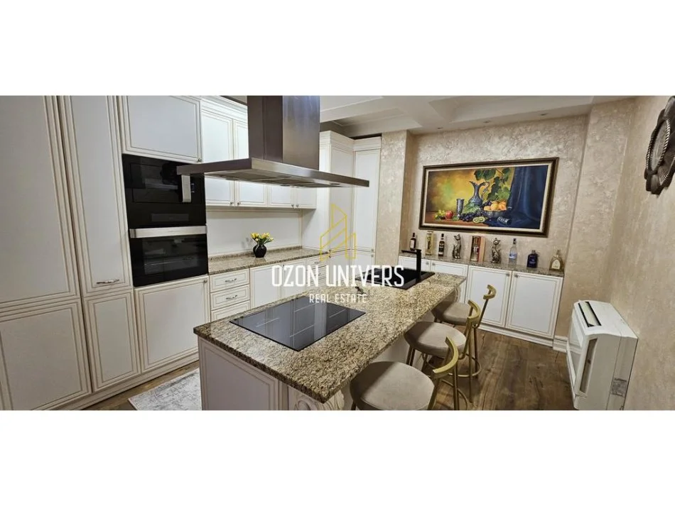 Tirane, jepet me qera apartament 2+1+Ballkon Kati 5, 135 m² 2.300 € (Bllok)