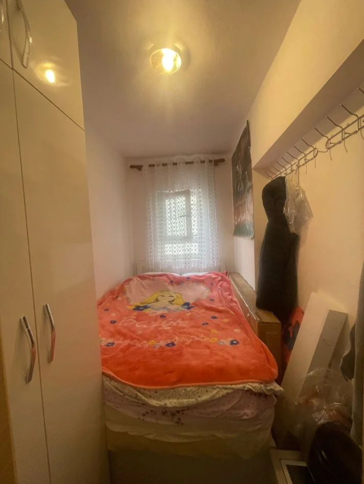 Tirane, jepet me qera apartament 2+1+Ballkon Kati 5, 85 m² 550 € (Kongresi i Tiranes, Prane shkolles "Hasan Vogli")